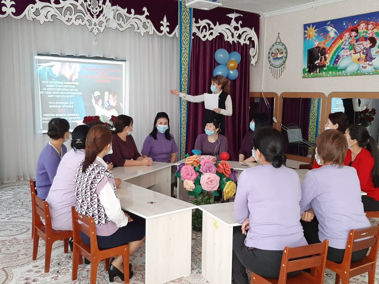"Отбасындағы зорлық зомбылық бұл қылмыс, отбасындағы зорлық зомбылыққа жол бермеңіз!" дөңгелек үстел