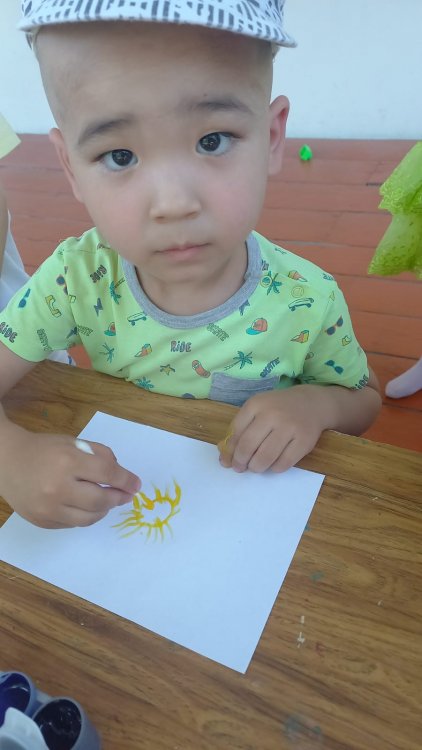 Дәстүрден тыс сурет салу "Көңілді күн" "Құлпынай" тобы